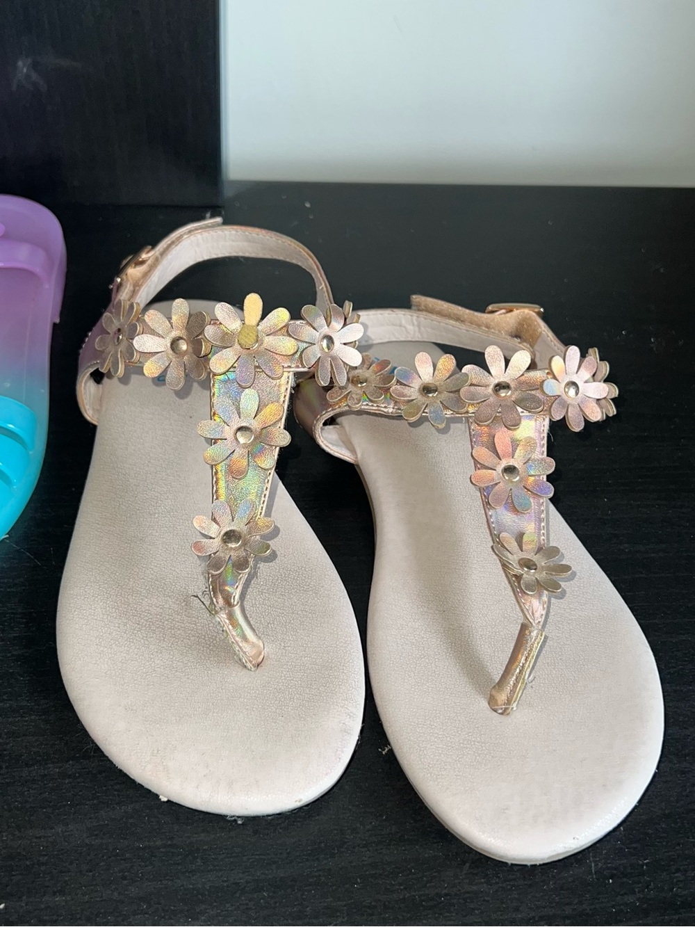 Girls' Floral Metallic T-Strap Sandals - Rose Gold